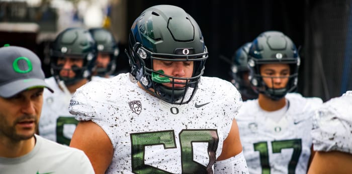 Oregon Ducks lineman Jackson Powers-Johnson vs. the UCLA Bruins.
